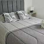 Hermosa Habitacion Con Estacionamiento Privado